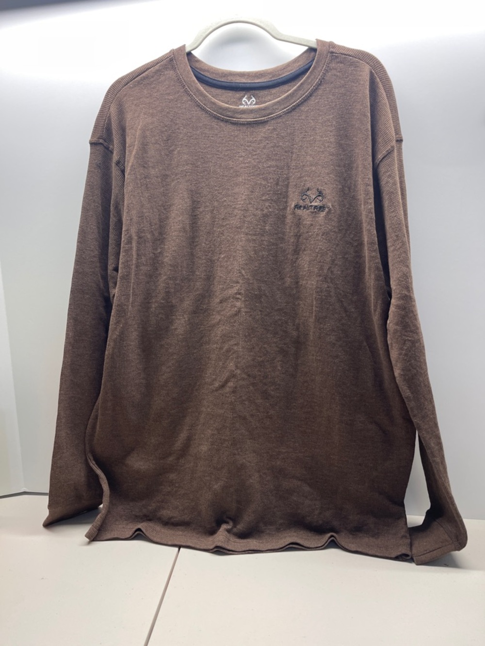 Realtree Men's Long-Sleeve Crewneck in Brown